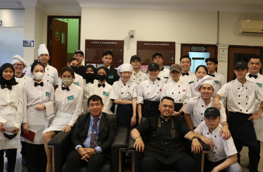 Raising the bar: SEGi students exceed expectations in fine-dining exam