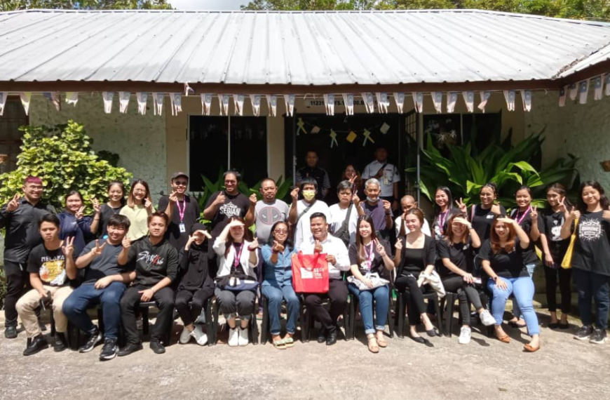 SEGi College Sarawak leads the way in mental health education with visit to MHAS