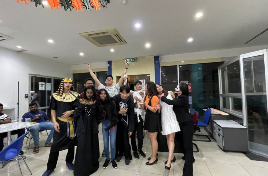 SEGi College Penang students have a fun Halloween