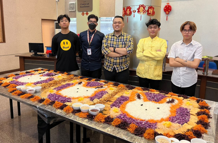 DICA students wow guests with rabbit-shaped Yee Sang at SEGi College Open House