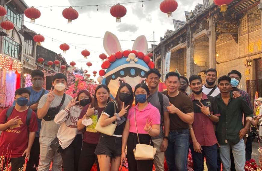 SEGi College Penang’s students immerse in cultural festivities: Discovering the rich traditions of CNY Miao Hui 2023!