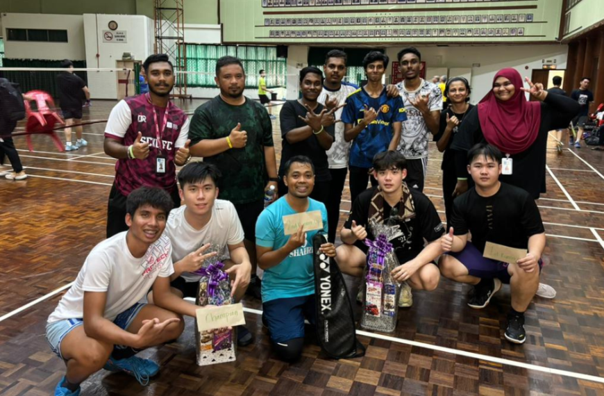 Students “Smash It Up” at Badminton Tournament