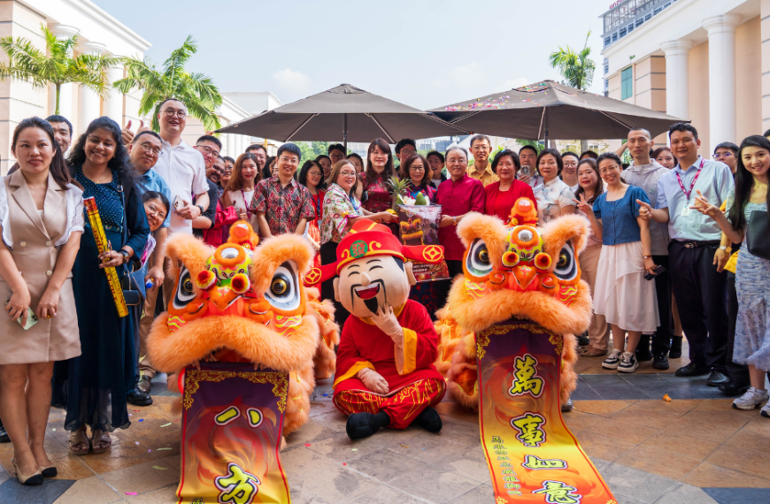 Chinese Ambassador Ouyang Yujing Visits SEGi University to Celebrate Chinese New Year