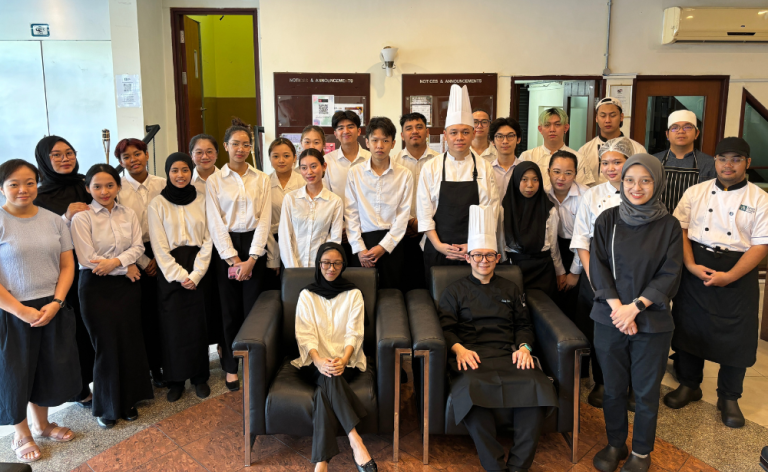 Students Turned Thai Classics Into Culinary Art