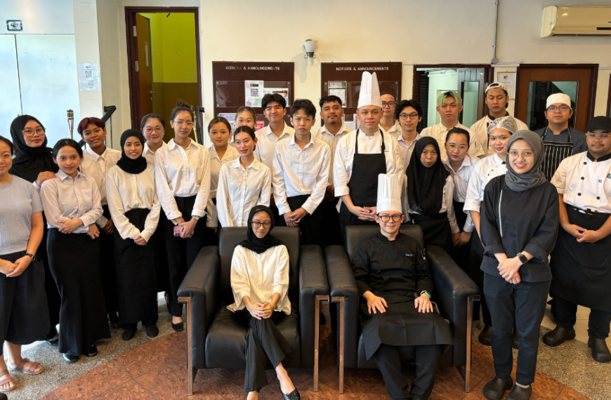 Students Turned Thai Classics Into Culinary Art